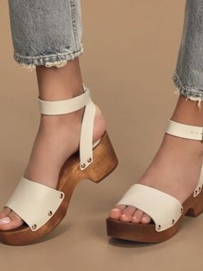 Lulu's Willy Leather White Open-Toe Clog Sandals Size 8